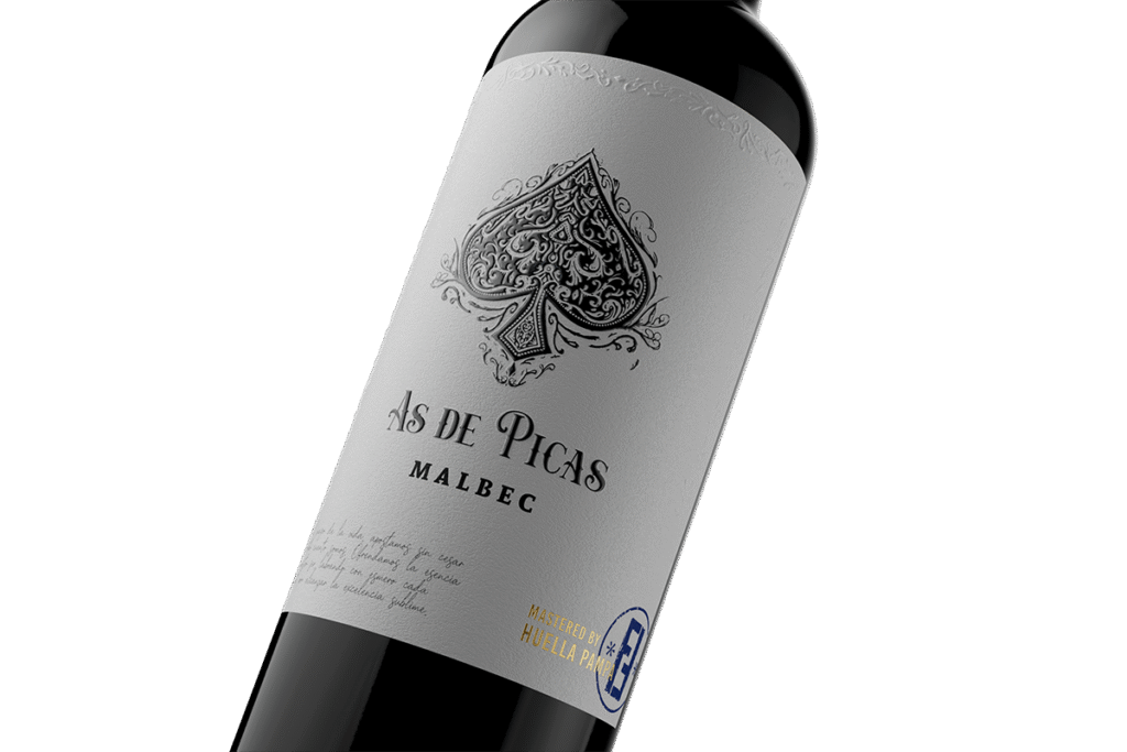 Botella As De Picas Malbec mockup plano corto