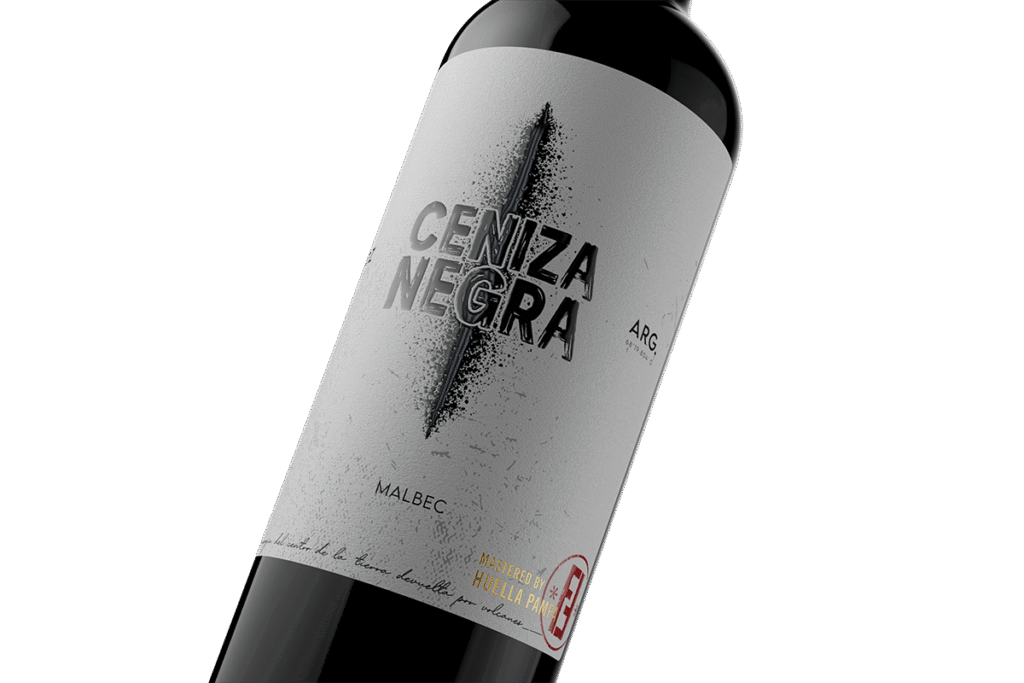 Botella Ceniza Negra Malbec mockup plano corto