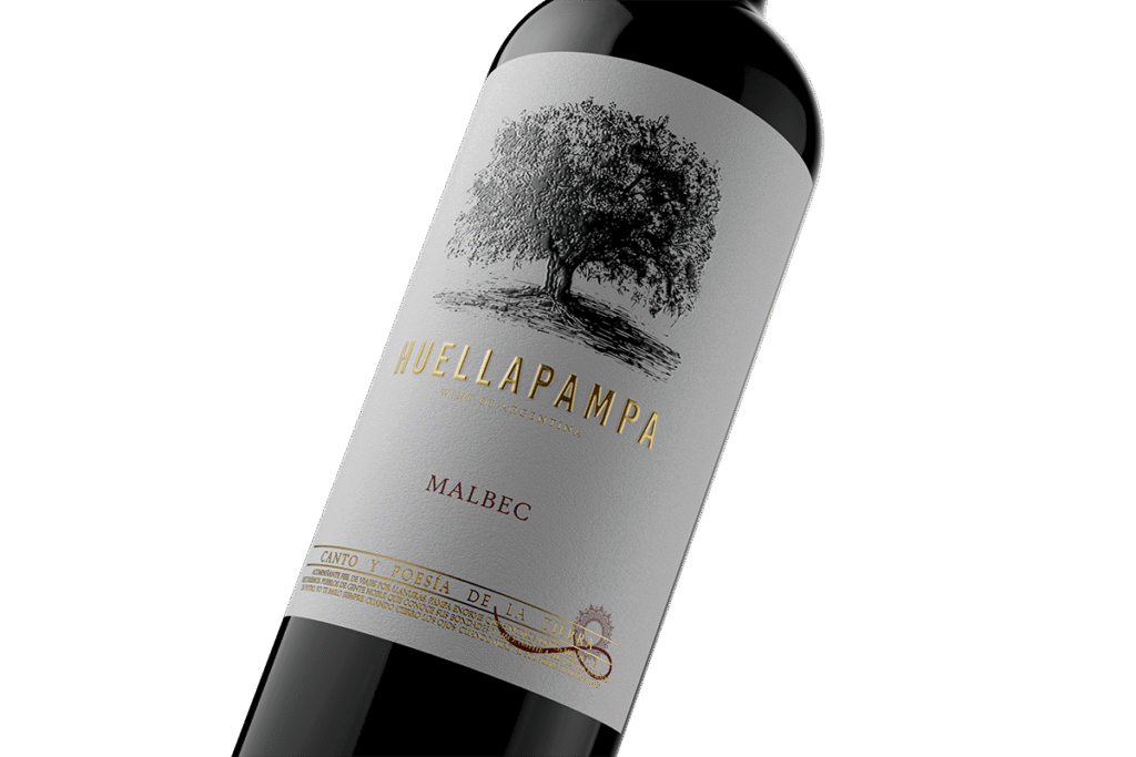 Botella Huella Pampa Malbec mockup plano corto